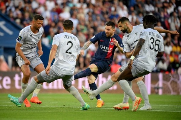 自然嵌入